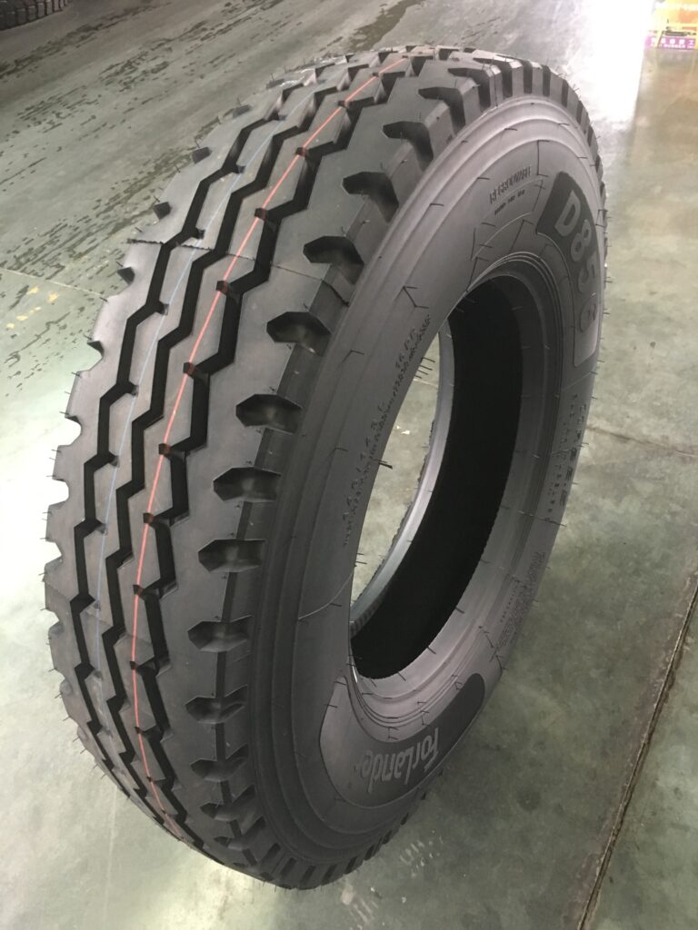 11R22.5 truck tire