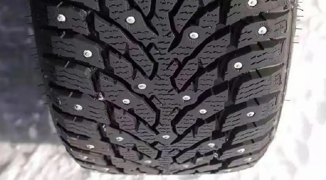 studded vs studless winter tires